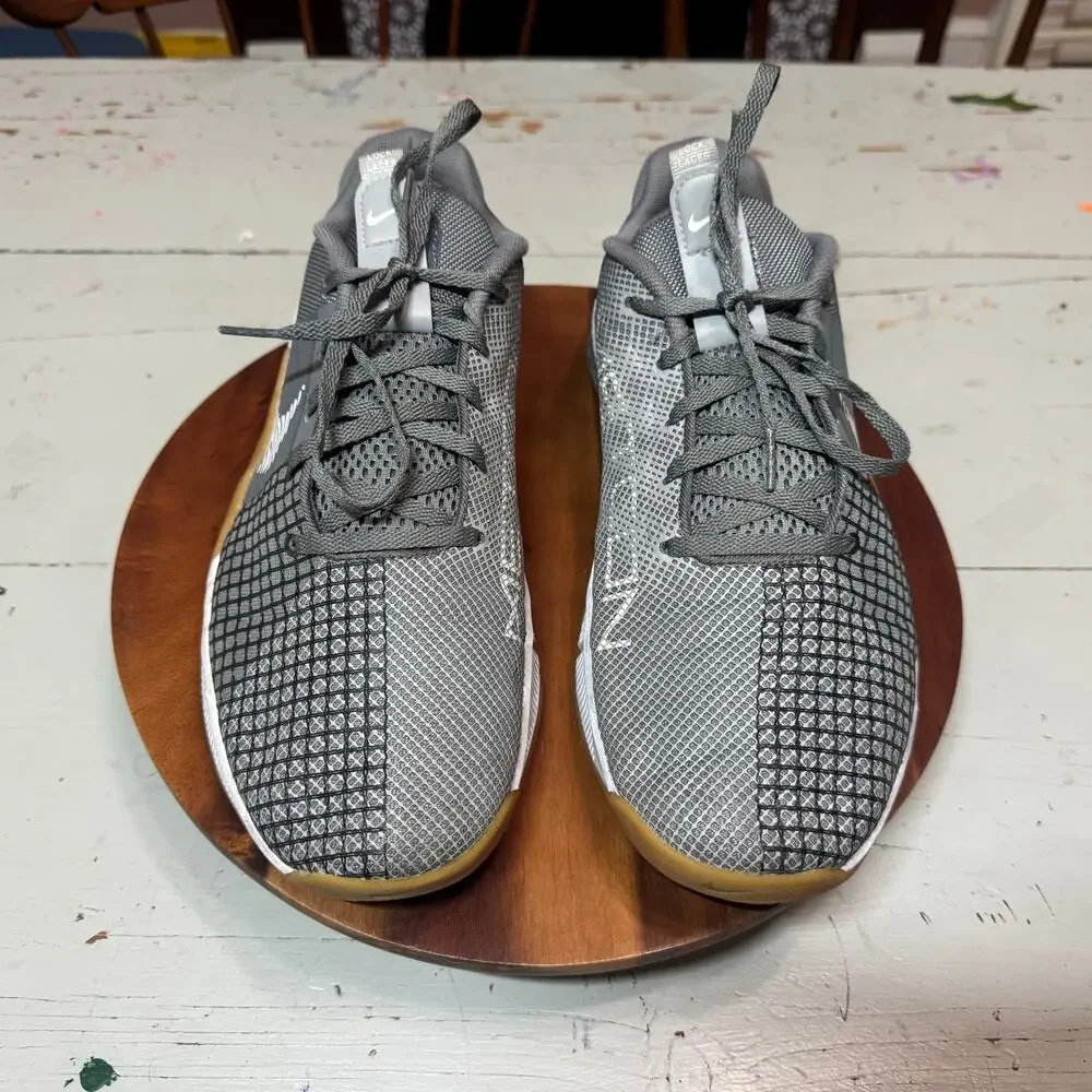 Nike Metcon 8 Smoke Grey Gum Mens Size 11.5 Sneaker Shoes DO9328-002